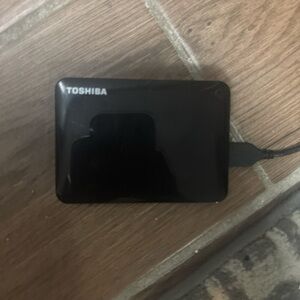 Toshiba Glossy Black Portable Drive 1 tb for ps4 and ps5 with ps4 games